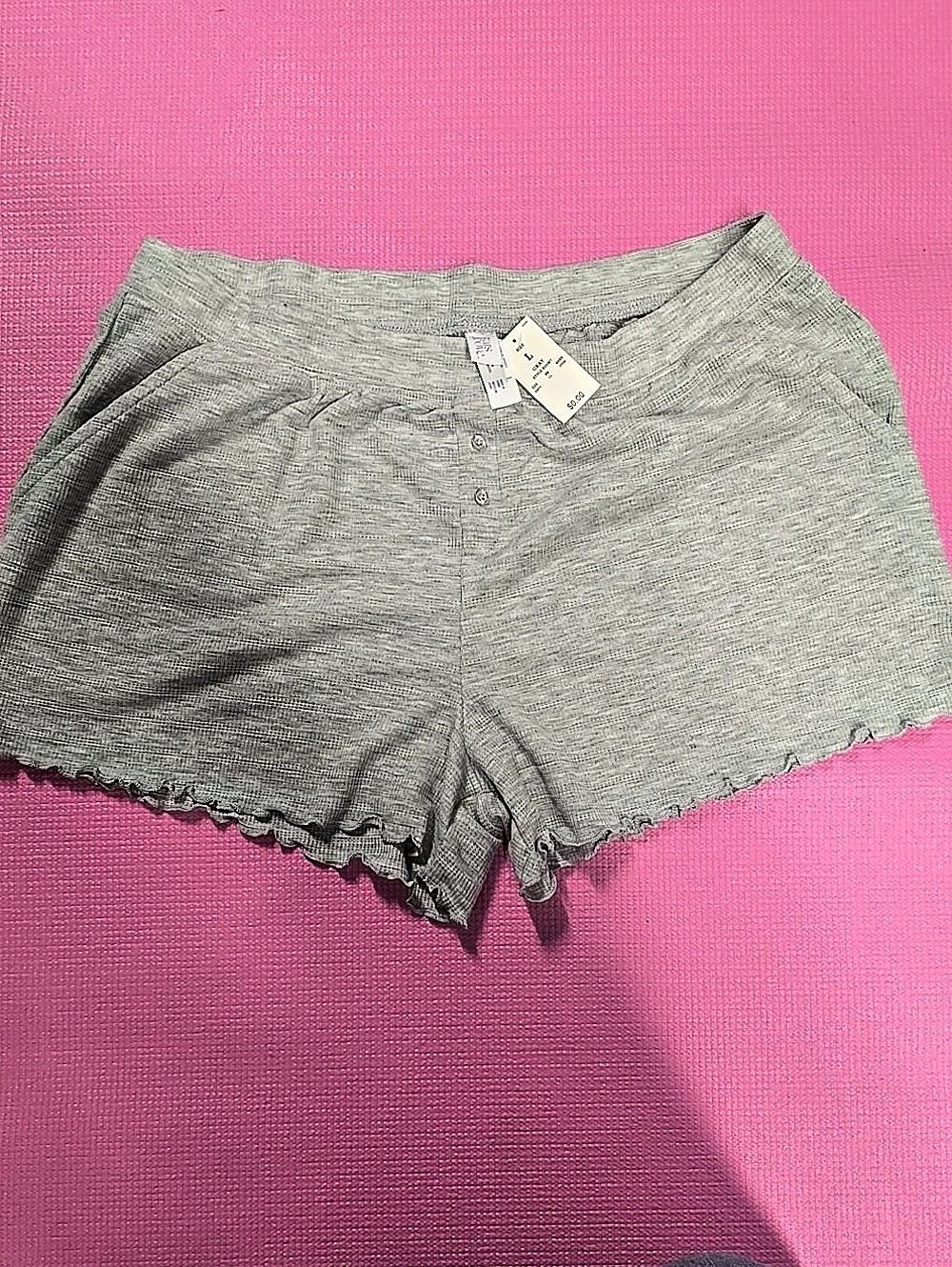Stars Above Gray Scalloped Pjs Shorts Large NWT